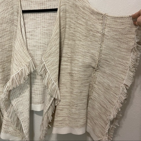 Club Monaco Cream and Tan Wrap Poncho Shawl Rriyanka - Picture 3 of 16
